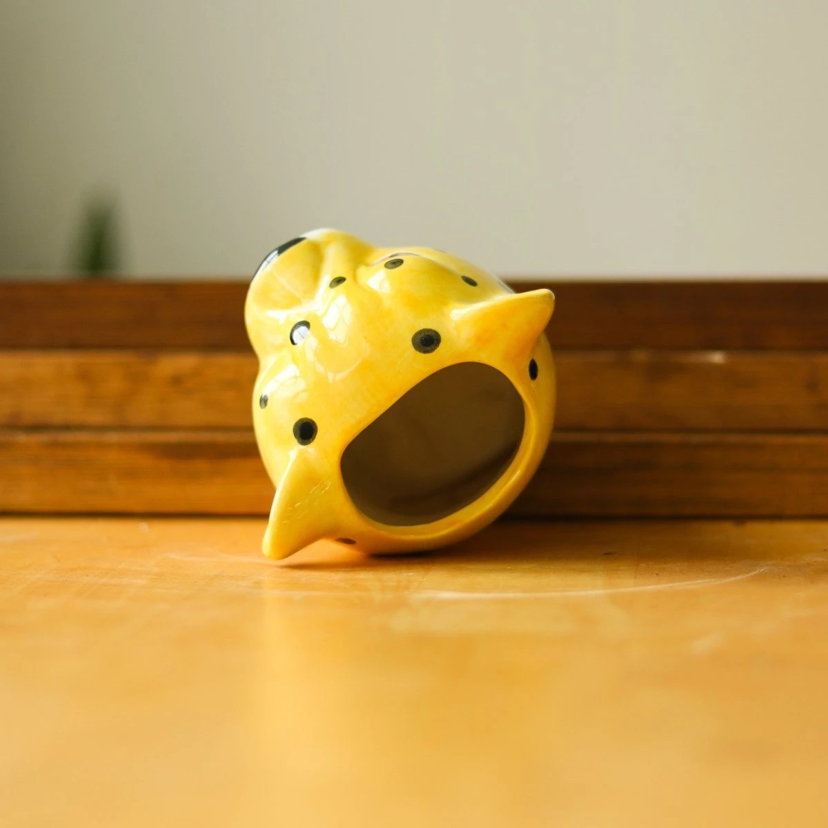 Decorative Ceramic Leopard Vase - Image 3